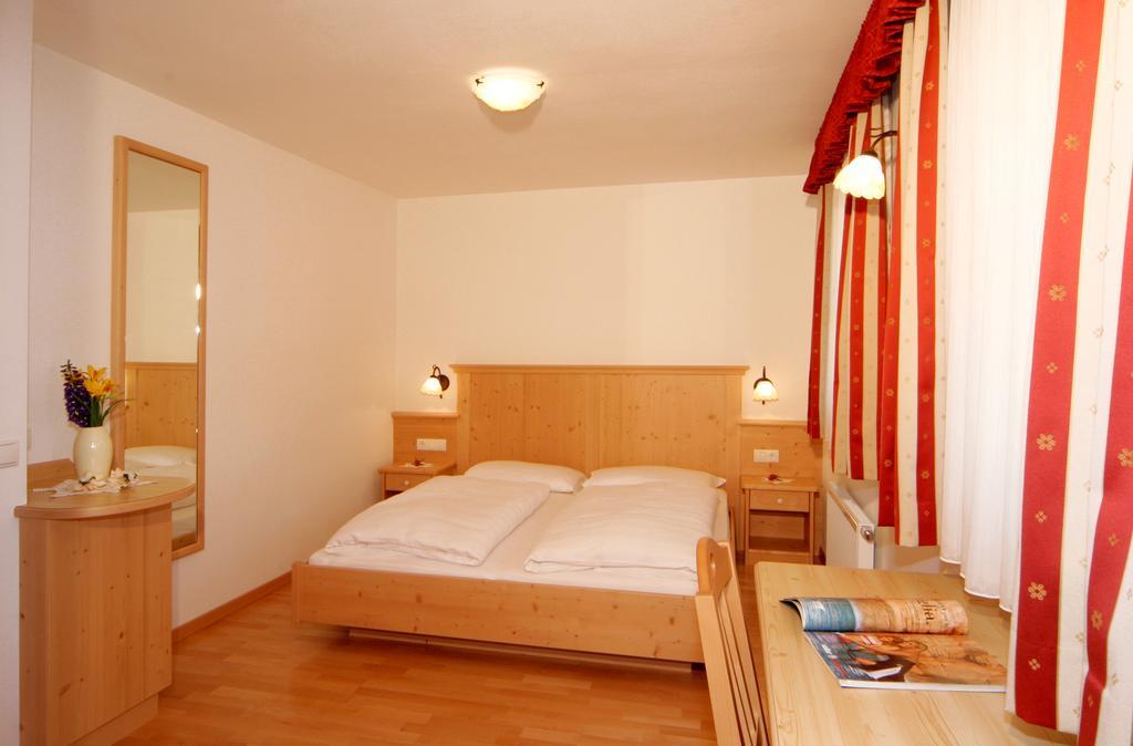 Apartments Serghela San Cassiano  Værelse billede
