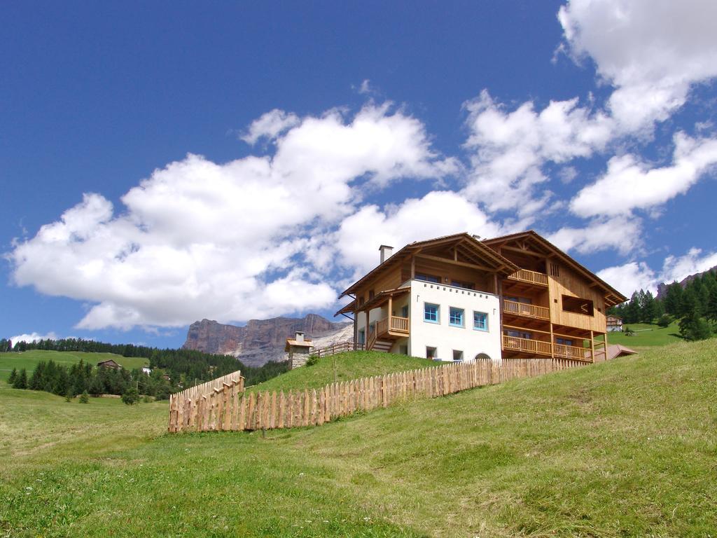 Apartments Serghela San Cassiano  Eksteriør billede